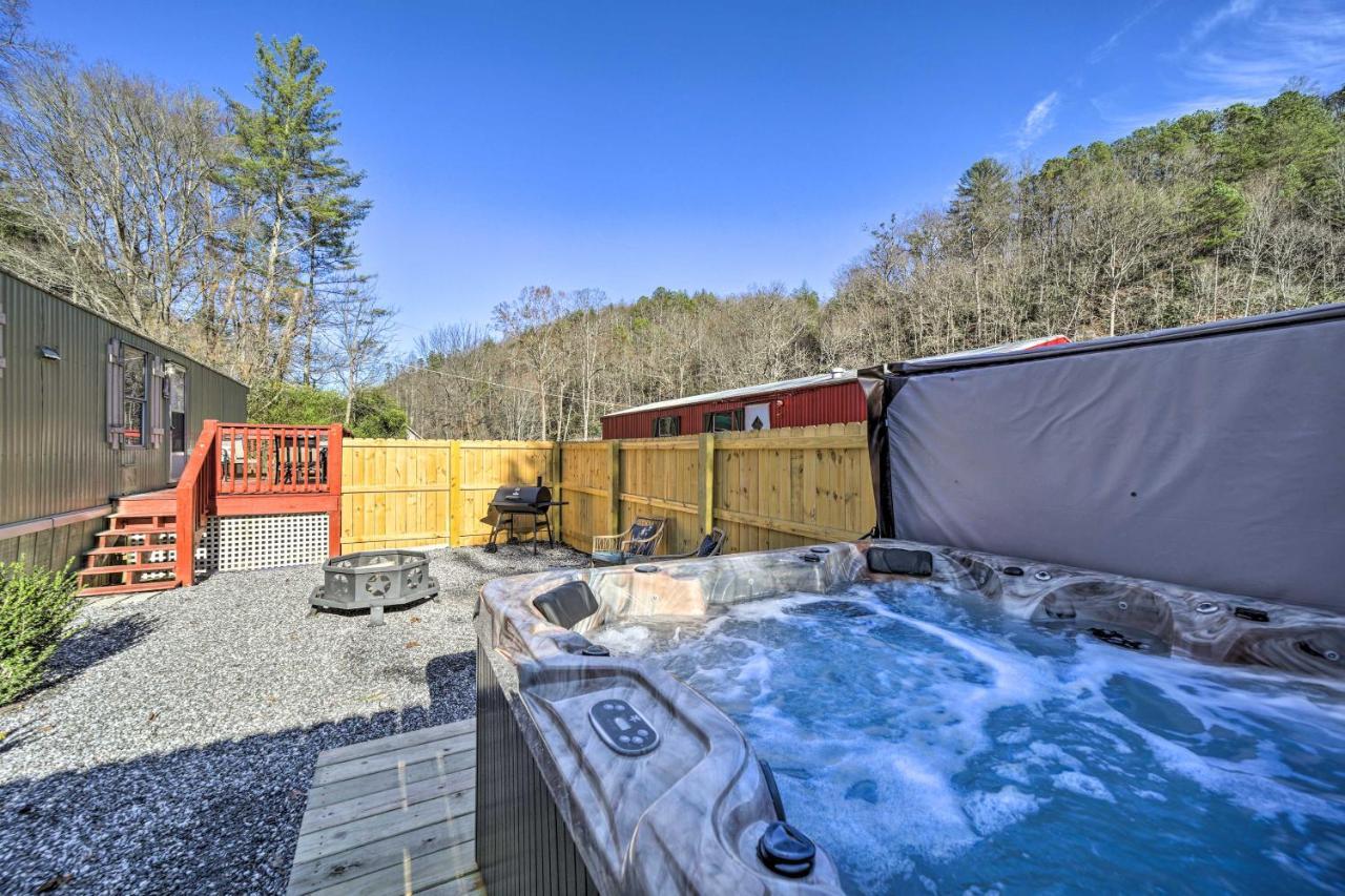 Smoky Mountain Vacation Rental With Hot Tub And Kayaks Whittier Buitenkant foto